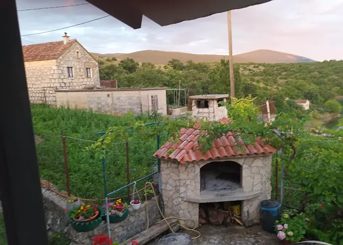 Brnara Kravarica * Vrlika